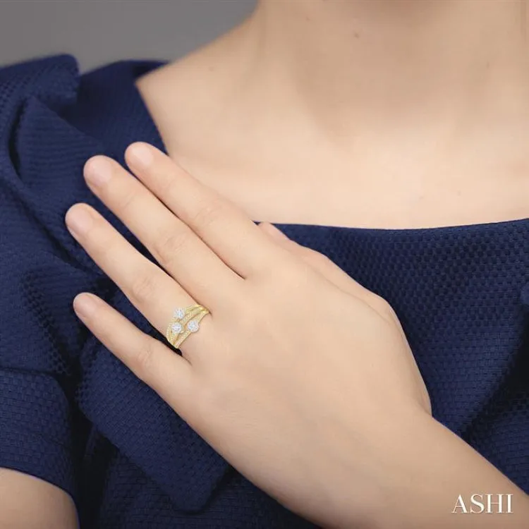 3/8 ctw Split Top Tri Mount Lovebright Round Cut Diamond Ring in 14K Yellow Gold