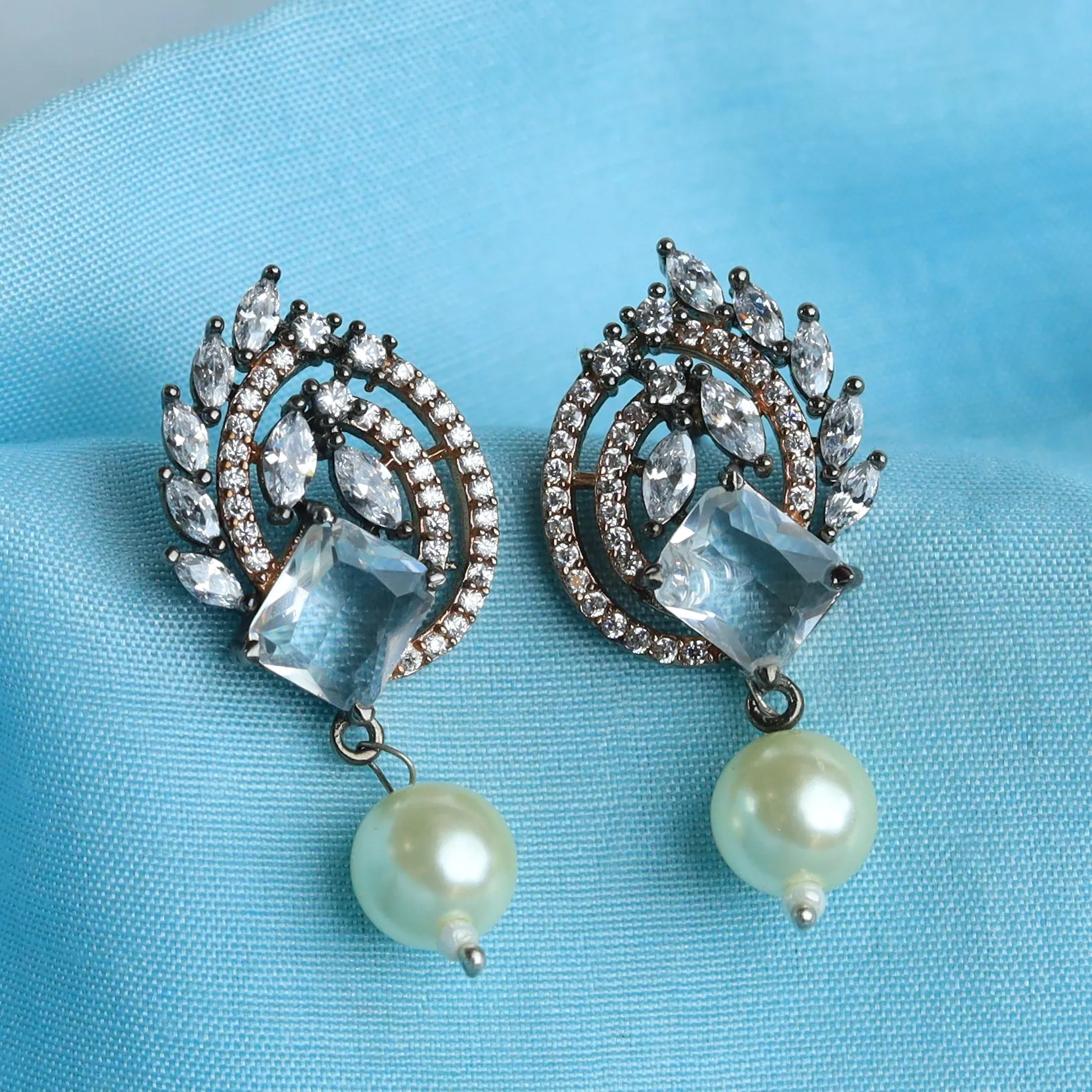 Zircon/AD Light Earring 9802-4905